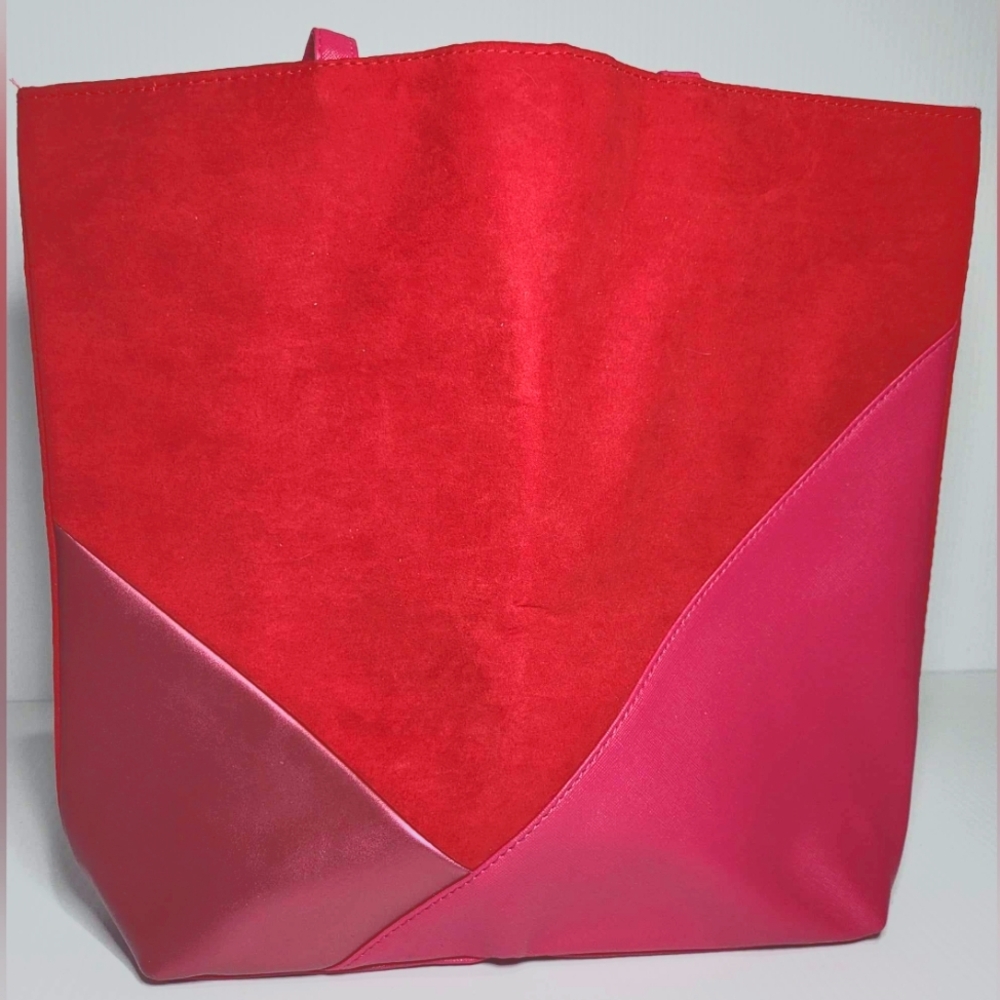 Large shoulders bag